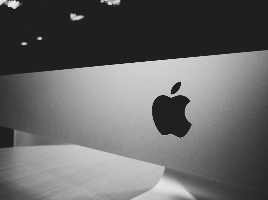 The Psychology of Branding: How Apple Turned Perception into&nbsp;Profit